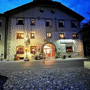 Chasa De Capol - Historische Gaststaette & Weinkellerei Hotel Santa Maria Val Muestair Exterior photo