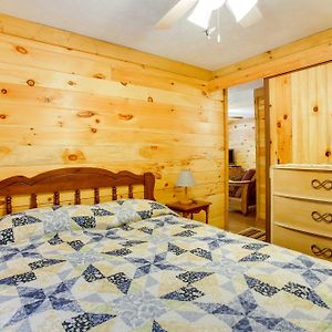 Cozy Interlochen Cabin With Dock 1 Mi To Green Lake Vila Exterior photo