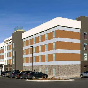 Home2 Suites By Hilton Denver International Airport Exterior photo