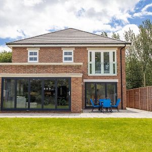 The Orchard - Spacious 5 Bed Vila Burton-upon-Trent Exterior photo