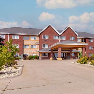 Mainstay Suites Dubuque At Hwy 20 Exterior photo