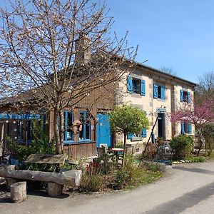 Ille Flottante, Maison Eclusiere Et Hebergements Insolites Sur Le Canal Acomodação com café da manhã Hédé Exterior photo