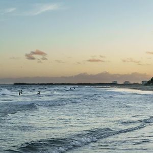 Kings Beach Coastal Getaway, Bring The Dog! Vila Caloundra Exterior photo