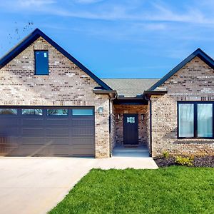 Modern Living Near The River Vila Loudon Exterior photo