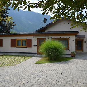 Geraeumige Ferienwohnung Mit Zwei Schlafzimmern, Ideal Fuer Eine Familie Flattach Exterior photo