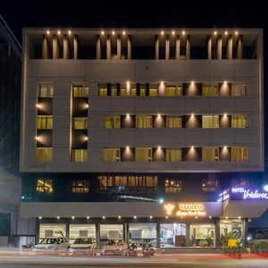 Hotel Vrindavan Deluxe Colhapur Exterior photo