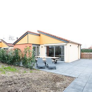 Wellness Bungalow With Whirlpool And Sauna Zevenhuizen  Exterior photo