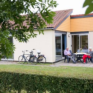 Enjoy A 6-Person Bungalow Zevenhuizen  Exterior photo