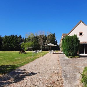 Gite Tout Inclus Avec Piscine Privative, Activites De Plein Air Et Animaux En Liberte - Fr-1-491-396 Vila Azé Exterior photo