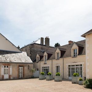 Hostellerie De L'Ecu De Bretagne Beaugency Exterior photo