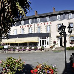 Logis Au Grand Hotel Et Son Restaurant Mayenne Exterior photo