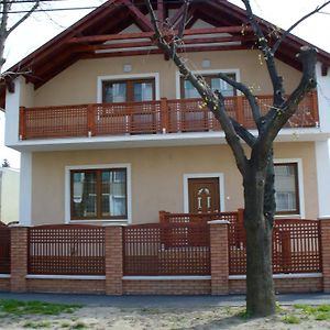 Rózsakert Apartmanház Hotel Hajdúszoboszló Exterior photo