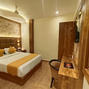 Hotel Riva International Goregaon- Near Nesco Bombaim Exterior photo