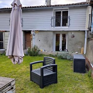 Le Petit Nid Apartamento Montgaillard  Exterior photo