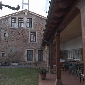 Posada La Estela De Barros Hotel Corrales De Buelna Exterior photo