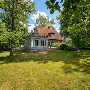 Gustav Ernesaks- Kadriorg Hotel Talin Exterior photo