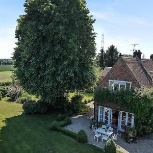 Old School House Surrounded By Countryside Vila Earls Colne Exterior photo