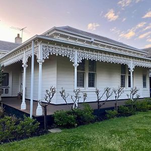 Camberwell'S Lyrical Vintage Abode Vila Melbourne Exterior photo