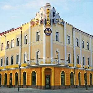Hotel Star Mukachevo Exterior photo