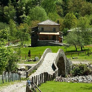 Agriturismo Mulino Marghen - Restored Watermill - Retreat Center Acomodação com café da manhã Zeri Exterior photo