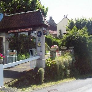 Les Tilleuls Hotel Saint-Cirgues-de-Jordanne Exterior photo