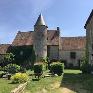 Chateau Mareuil Acomodação com café da manhã Brigueuil-le-Chantre Exterior photo