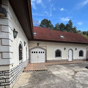 Veszpremvoelgyi Kuria Hotel Exterior photo