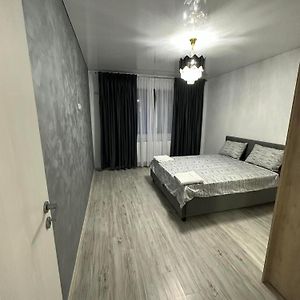 We Provide A Luxury Flat Apartamento Bucareste Exterior photo