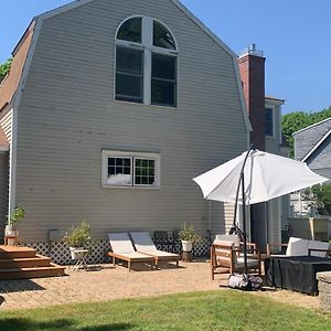 “The Hampton”, Modern Coastal Charm Vila Room photo