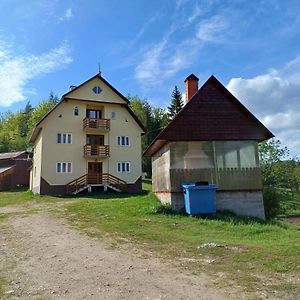 Pensiunea Poarta Lui Ionele Hotel Gîrda de Sus Exterior photo