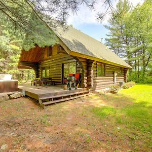 Secluded Log Cabin In Nw Michigan Hot Tub And Deck Vila Evart Exterior photo