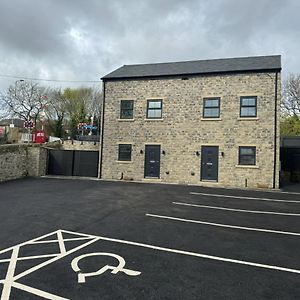 Newly Constructed Town House Next To The Canal Vila Keighley Exterior photo