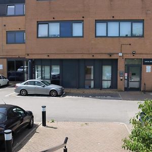 Capital Drive Cozy Apartment In Milton Keynes Exterior photo