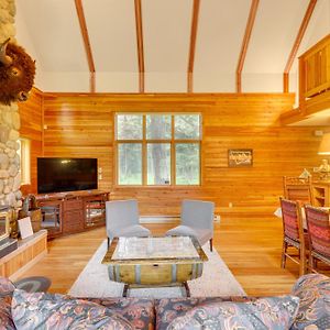 Secluded Bigfork Cabin With Huge Yard And Grill! Vila Exterior photo