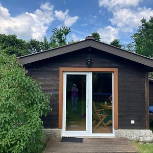 Pivert, Chalet Confortable Avec Jardin A 100M Du Lac Vila Auvernier Exterior photo