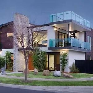 Lakeside House With Balcony View Vila Pakenham Exterior photo