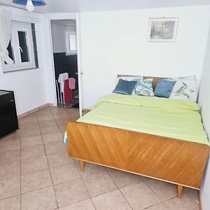 3 Rue Maurice Utrillo Hotel Bourg-en-Bresse Room photo