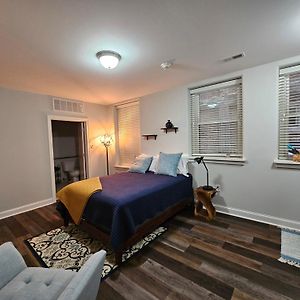 Cute + Cozy Studio At The Inman - 207 Apartamento Champaign Exterior photo