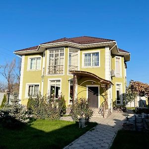 Балжан Vila Almaty Exterior photo