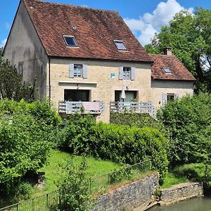 Au Lavoir Du Serein "La Billaude" Et "La Langouette" Acomodação com café da manhã Saint-Germain-lès-Arlay Exterior photo