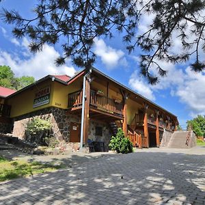 Penzion Horka Hotel Vinné Exterior photo