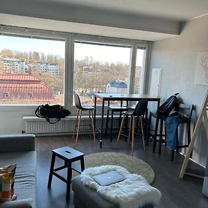 Kaksio Ydinkeskustassa Hulppeilla Nakymilla Aurajoelle! Apartamento Turku Exterior photo