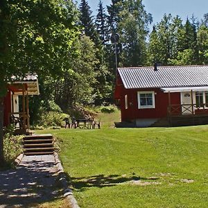 Idyllisch Am See Gelegenes Schwedenhaus Mit Eigener Sauna Vila Hovsnäs Exterior photo