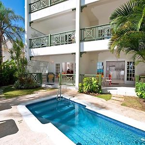 Casual Beachfront Studio With Pool Apts Apartamento Bridgetown Exterior photo