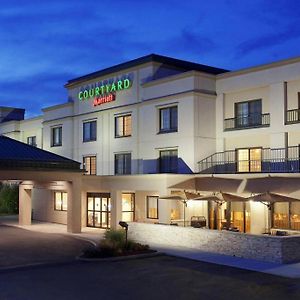 Courtyard Newburgh Stewart Airport Hotel Exterior photo