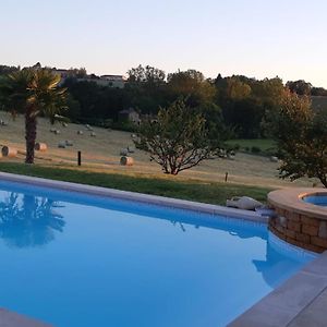 Gite Avec Piscine Naturiste Chasselay Exterior photo