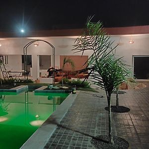 Espace Vert Avec Logement Familial Et Piscine Privee Terrasse Vila Safi Exterior photo