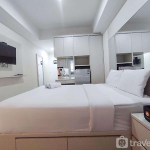 Warm And Cozy Style Studio Room At Paltrow City Apartment By Travelio Semarang Exterior photo