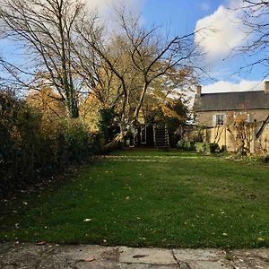 Maison Familiale Spacieuse Pres De Carrouges Avec Jardin Vila Exterior photo