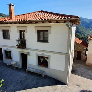 Casa Amparo Vila Pajares  Exterior photo